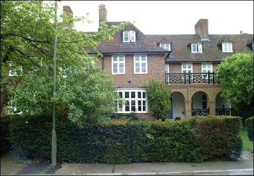 03 Reynolds Close
